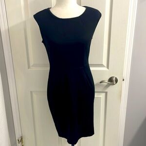 Frank Lyman Sleeveless Shift Dress Black Back Zip Women's Size 4 Stretch LBD